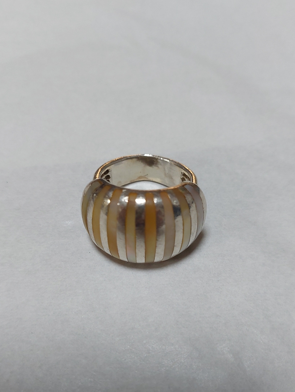VINTAGE HandmadeTwo-Tone Striped Dome Ring in Silver and Mother of Pearl